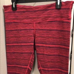 💕SALE 💕 Lululemon Cropped Leggings Size 12